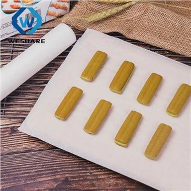 Аркуш паперу для випічки в рулоні